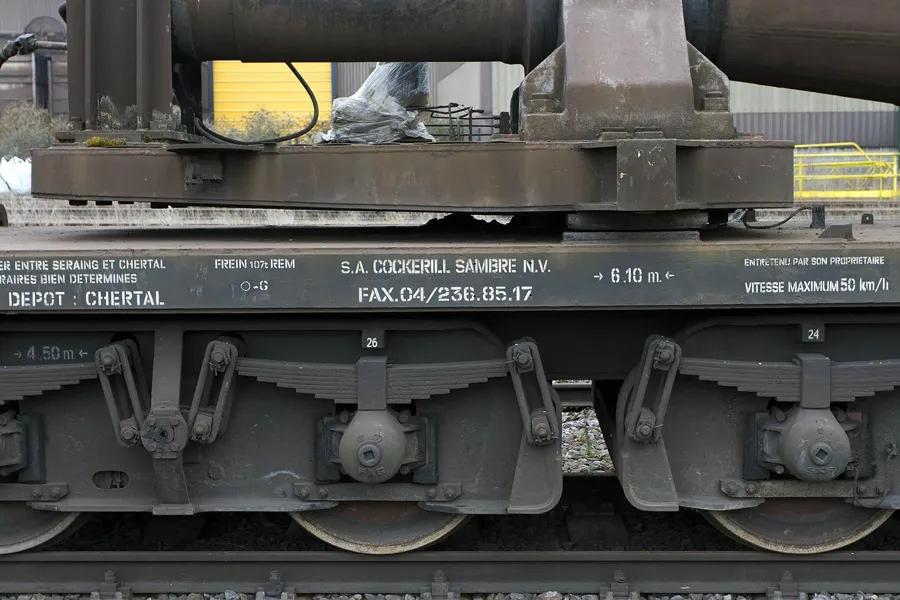 Steel wheels and suspension of a heavy transport wagon.
